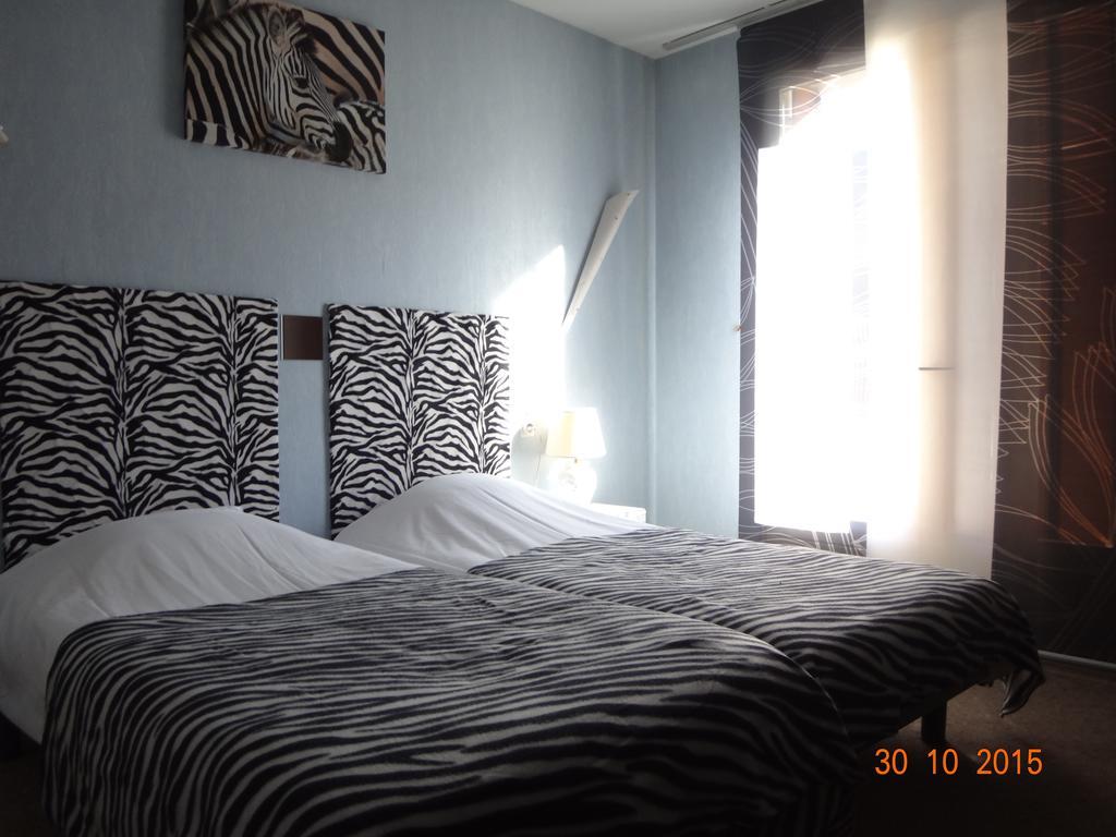Hotel Bon Accueil Oyonnax Oda fotoğraf