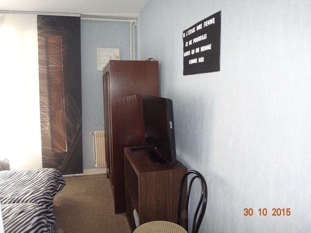 Hotel Bon Accueil Oyonnax Oda fotoğraf